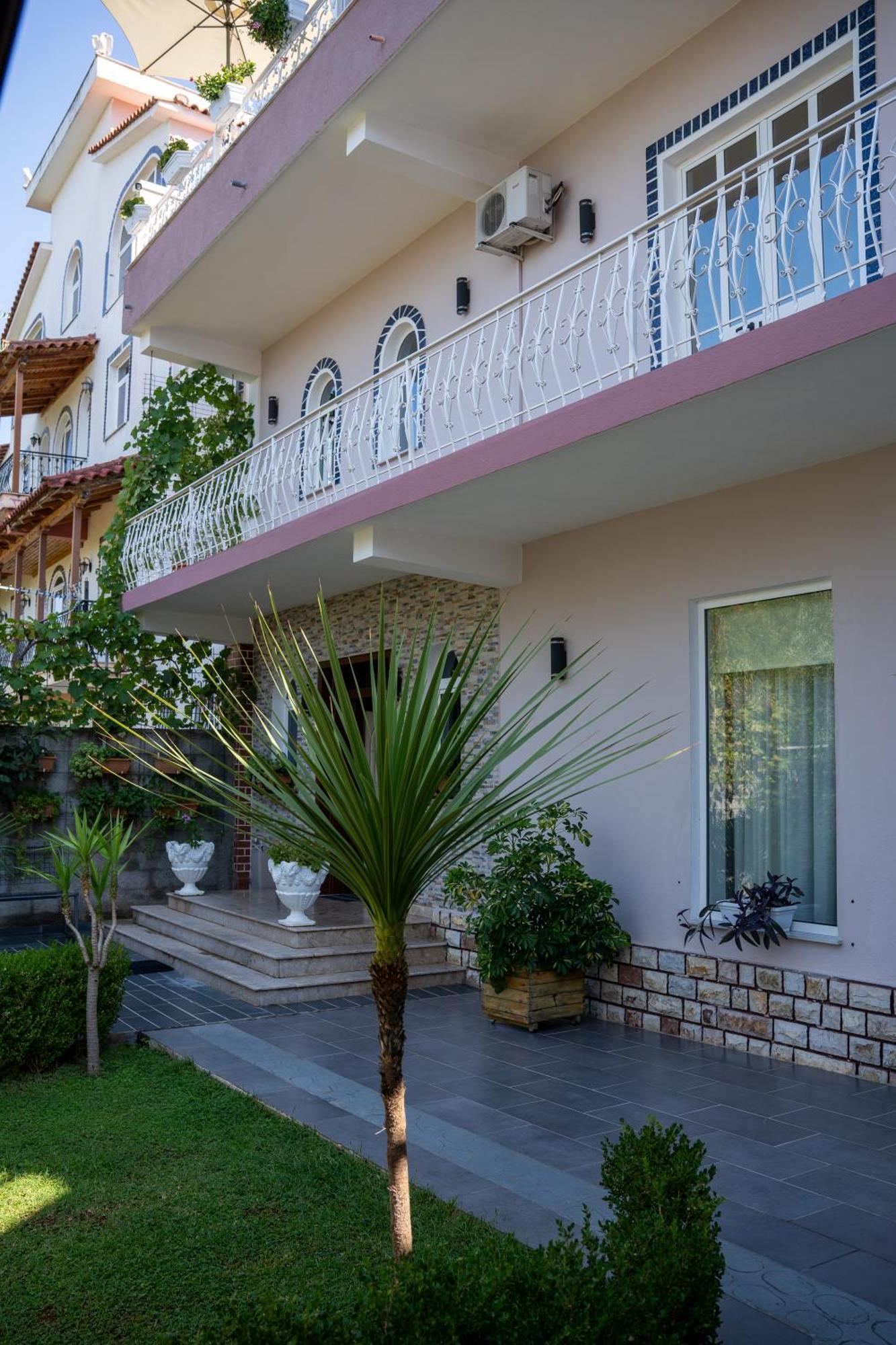 Alesio Bed & Breakfast